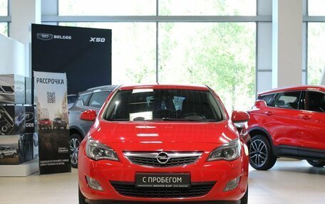 Opel Astra J, 2011 год, 745 000 рублей, 2 фотография