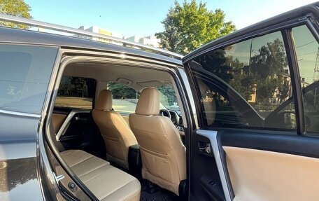 Toyota RAV4, 2014 год, 1 850 000 рублей, 13 фотография