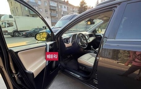 Toyota RAV4, 2014 год, 1 850 000 рублей, 14 фотография
