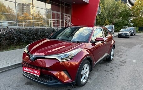 Toyota C-HR I рестайлинг, 2018 год, 2 149 000 рублей, 1 фотография