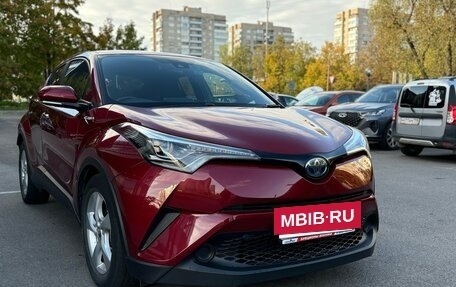 Toyota C-HR I рестайлинг, 2018 год, 2 149 000 рублей, 6 фотография