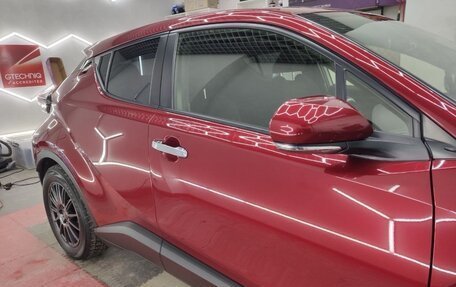 Toyota C-HR I рестайлинг, 2018 год, 2 149 000 рублей, 16 фотография