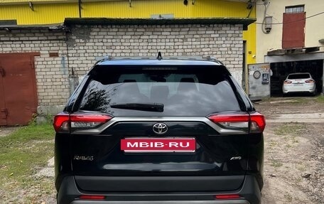 Toyota RAV4, 2020 год, 2 400 000 рублей, 6 фотография