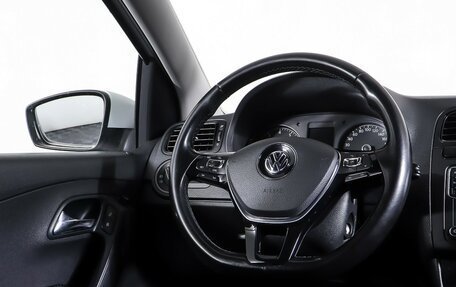 Volkswagen Polo VI (EU Market), 2015 год, 970 000 рублей, 16 фотография