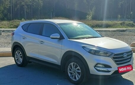 Hyundai Tucson III, 2016 год, 1 800 000 рублей, 3 фотография