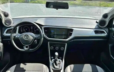 Volkswagen T-Roc I, 2022 год, 1 350 213 рублей, 7 фотография