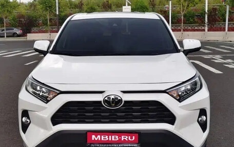 Toyota RAV4, 2022 год, 2 480 000 рублей, 2 фотография