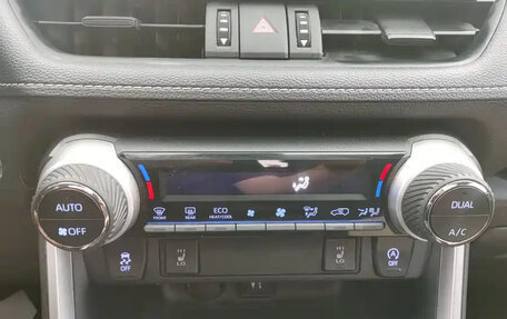 Toyota RAV4, 2022 год, 2 480 000 рублей, 14 фотография