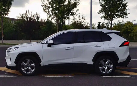 Toyota RAV4, 2022 год, 2 480 000 рублей, 8 фотография