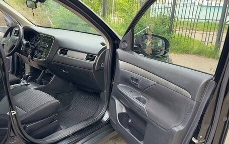 Mitsubishi Outlander III рестайлинг 3, 2013 год, 1 200 000 рублей, 8 фотография