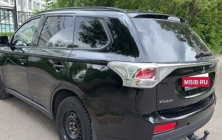 Mitsubishi Outlander III рестайлинг 3, 2013 год, 1 200 000 рублей, 5 фотография