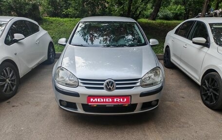 Volkswagen Golf V, 2004 год, 600 000 рублей, 1 фотография