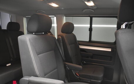 Volkswagen Multivan T6 рестайлинг, 2017 год, 2 900 000 рублей, 19 фотография