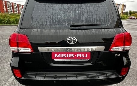 Toyota Land Cruiser 200, 2011 год, 2 625 000 рублей, 2 фотография