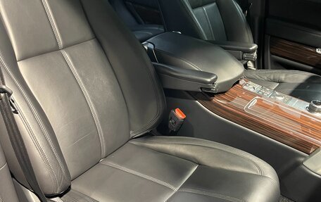 Land Rover Range Rover IV рестайлинг, 2017 год, 5 500 000 рублей, 17 фотография