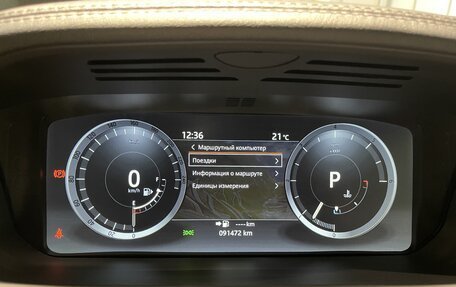Land Rover Range Rover IV рестайлинг, 2017 год, 5 500 000 рублей, 26 фотография