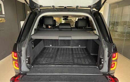 Land Rover Range Rover IV рестайлинг, 2017 год, 5 500 000 рублей, 32 фотография