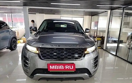 Land Rover Range Rover IV рестайлинг, 2021 год, 8 900 000 рублей, 3 фотография