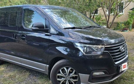 Hyundai H-1 II рестайлинг, 2021 год, 3 200 000 рублей, 1 фотография