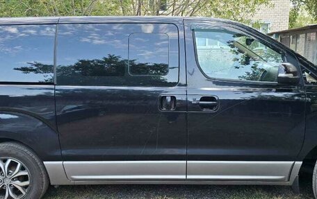 Hyundai H-1 II рестайлинг, 2021 год, 3 200 000 рублей, 5 фотография