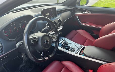 KIA Stinger I, 2018 год, 2 750 000 рублей, 9 фотография