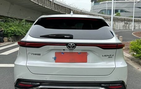 Toyota Venza, 2022 год, 3 550 000 рублей, 5 фотография