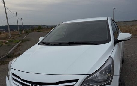 Hyundai Solaris II рестайлинг, 2015 год, 1 100 000 рублей, 6 фотография