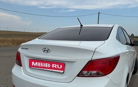 Hyundai Solaris II рестайлинг, 2015 год, 1 100 000 рублей, 3 фотография