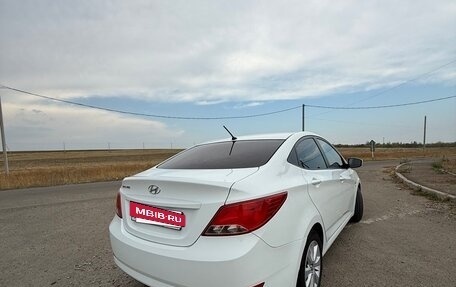 Hyundai Solaris II рестайлинг, 2015 год, 1 100 000 рублей, 5 фотография