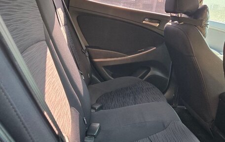 Hyundai Solaris II рестайлинг, 2015 год, 1 100 000 рублей, 12 фотография