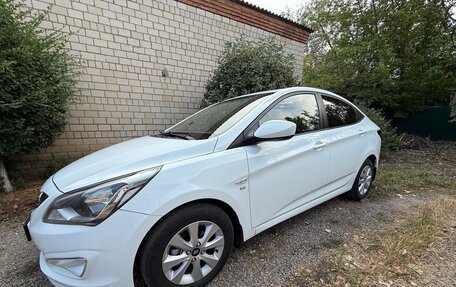 Hyundai Solaris II рестайлинг, 2015 год, 1 100 000 рублей, 9 фотография