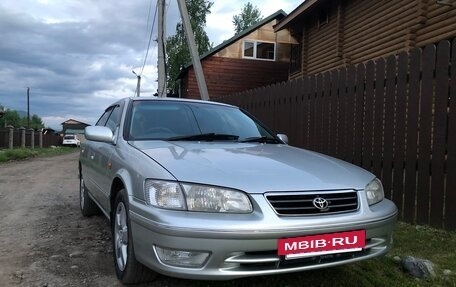 Toyota Camry, 2000 год, 850 000 рублей, 10 фотография