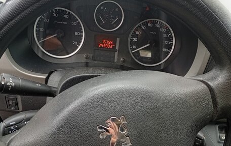 Peugeot Partner II рестайлинг 2, 2011 год, 547 000 рублей, 1 фотография