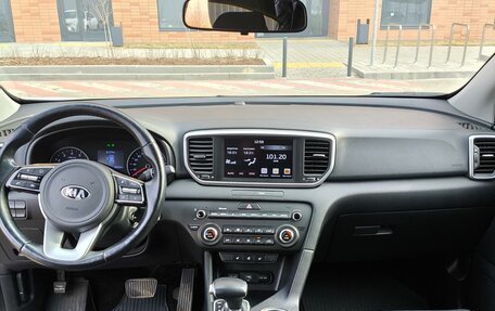 KIA Sportage IV рестайлинг, 2020 год, 2 650 000 рублей, 9 фотография