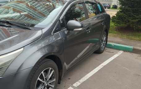 Toyota Avensis III рестайлинг, 2012 год, 950 000 рублей, 2 фотография