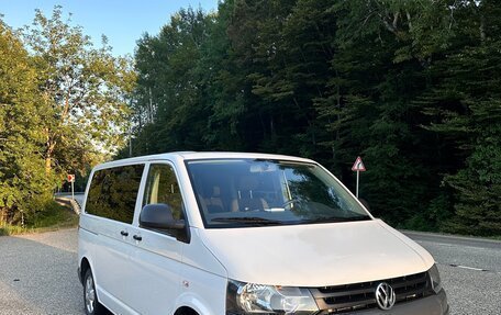 Volkswagen Caravelle T5, 2012 год, 2 650 000 рублей, 1 фотография