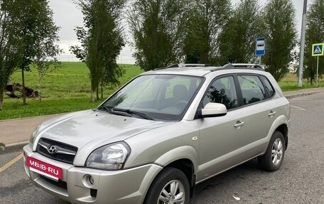 Hyundai Tucson III, 2008 год, 890 000 рублей, 2 фотография