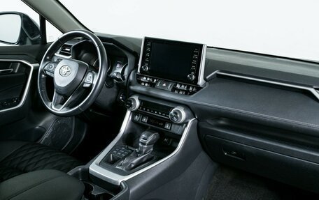 Toyota RAV4, 2019 год, 3 100 000 рублей, 11 фотография