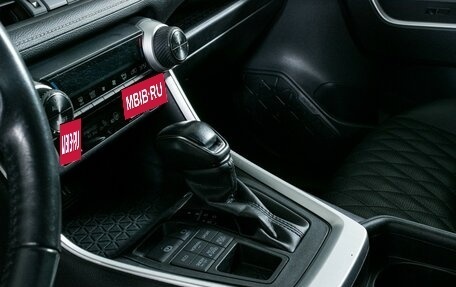 Toyota RAV4, 2019 год, 3 100 000 рублей, 17 фотография