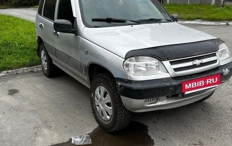 Chevrolet Niva I рестайлинг, 2004 год, 400 000 рублей, 3 фотография