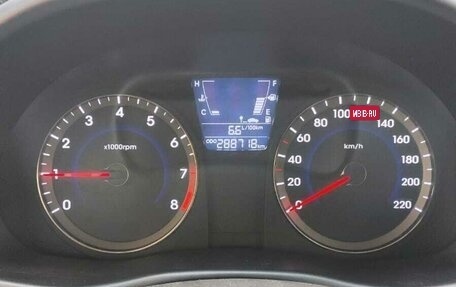 Hyundai Solaris II рестайлинг, 2011 год, 545 000 рублей, 9 фотография