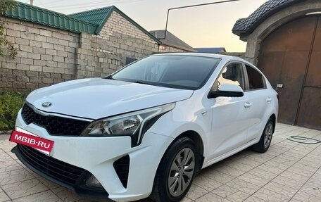 KIA Rio IV, 2021 год, 1 090 000 рублей, 2 фотография