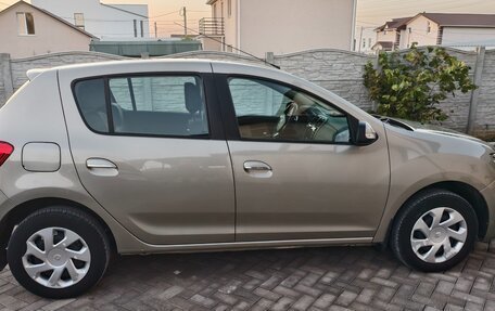 Renault Sandero II рестайлинг, 2014 год, 930 000 рублей, 14 фотография