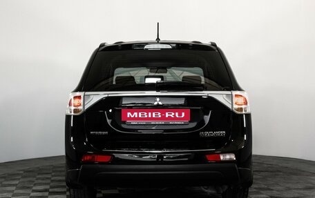 Mitsubishi Outlander III рестайлинг 3, 2013 год, 1 099 000 рублей, 6 фотография