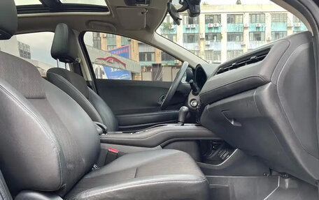 Honda Vezel, 2021 год, 1 585 000 рублей, 10 фотография