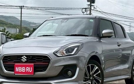 Suzuki Swift V, 2022 год, 950 000 рублей, 1 фотография