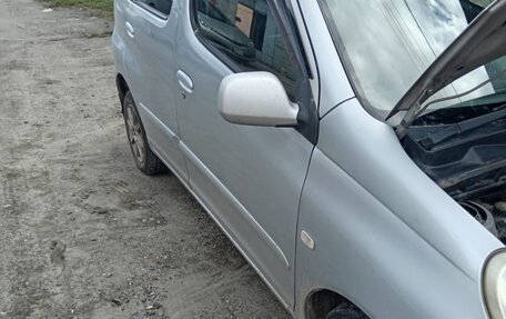 Toyota FunCargo, 2003 год, 550 000 рублей, 6 фотография