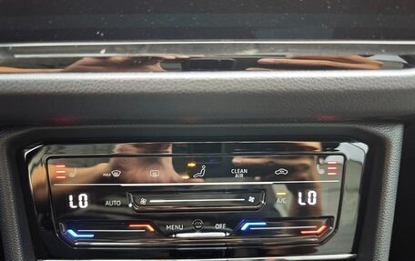 Volkswagen Tiguan II, 2021 год, 2 815 000 рублей, 9 фотография