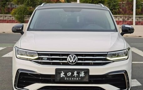 Volkswagen Tiguan II, 2021 год, 2 815 000 рублей, 2 фотография