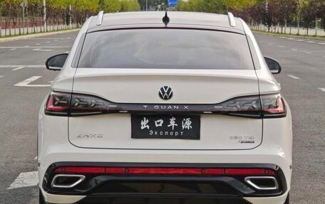 Volkswagen Tiguan II, 2021 год, 2 815 000 рублей, 3 фотография